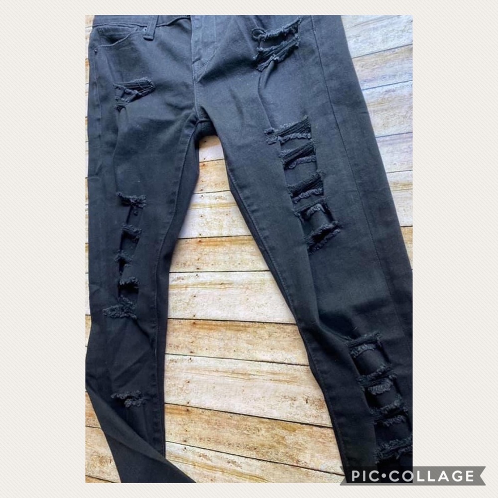 Lucky 🍀 Distressed Jean